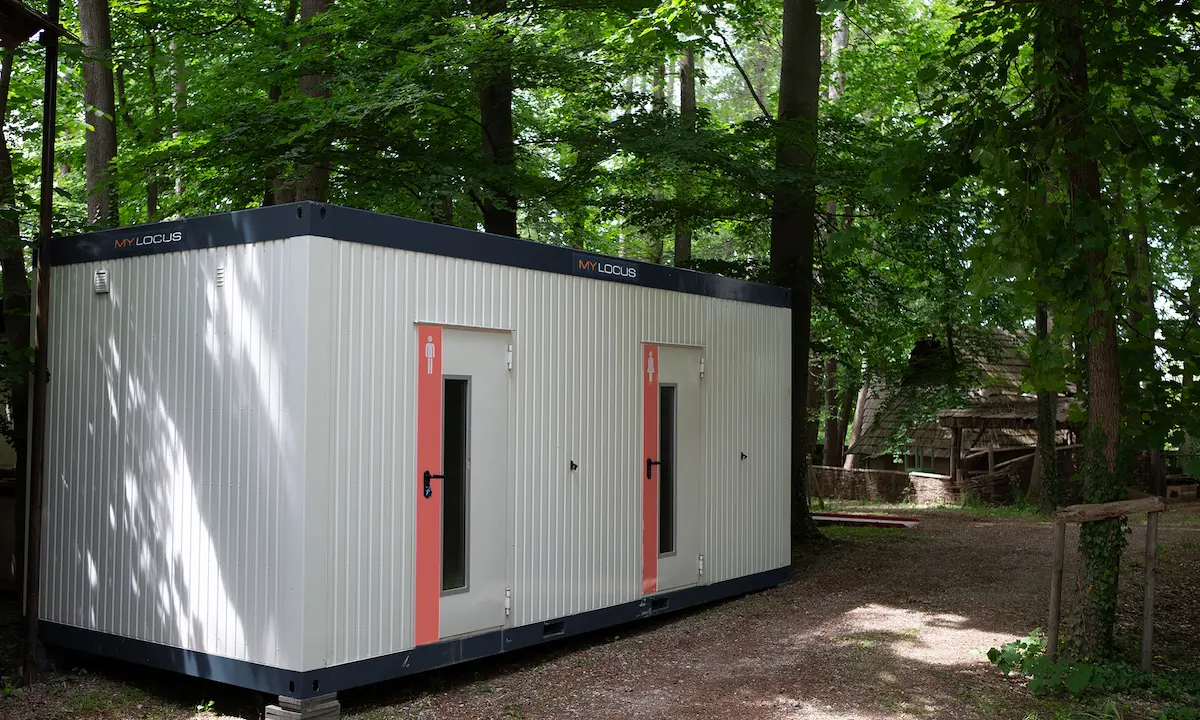 sanitärcontainer-weiß-mylocus